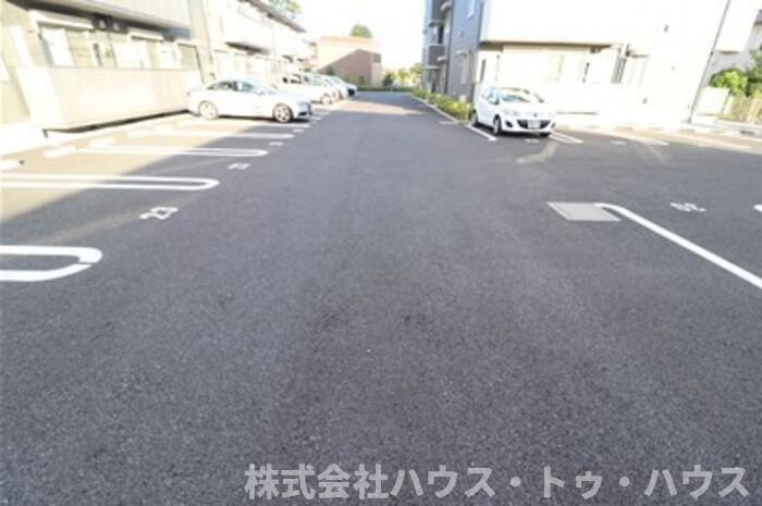ピースウッド　Ⅰの駐車場