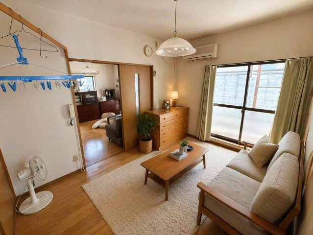 岩倉三宅町の洋室|明るい光が差し込む明るい洋室。隣室とつながり、ゆとりある空間が広がります
※本画像は実際の写真にCG加工を加えたもので実際とは異なります。