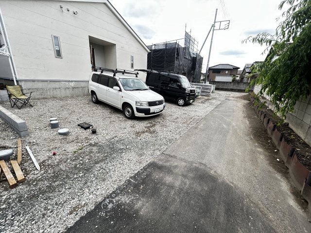新築　前橋市青柳町第28　クレイドルガーデン　2号棟の駐車場|現地写真　駐車スペースは並列2台分可能です！
