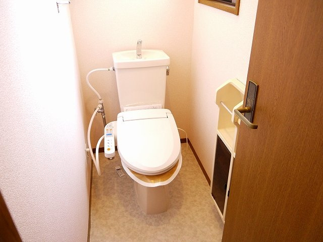 ガーデンヒルズ高の原　12棟のトイレ|トイレもきれいです