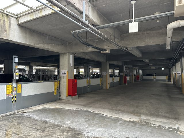 ベルエール西神南19番館の駐車場