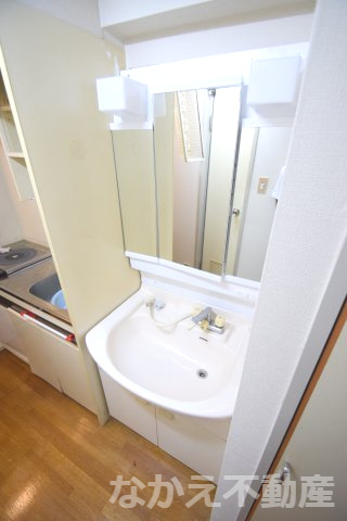 【洗面所】 | 明るい洗面所です
