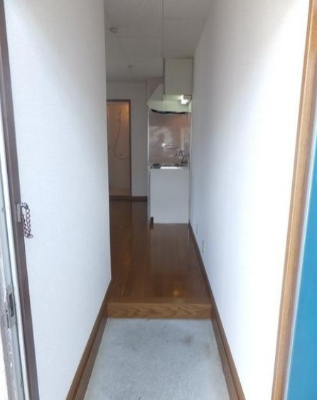 成瀬ハイツの玄関