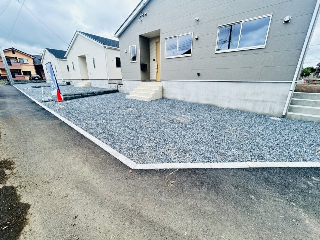 新築　前橋市青柳町第28　クレイドルガーデン　3号棟の駐車場|現地写真　駐車スペースは並列2台分可能です！
