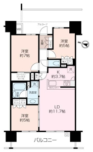 ３LDKの間取り。LDK約１５帖、リビングと一体の対面式カウンターキッチン。海を眺めながら優雅な一時
