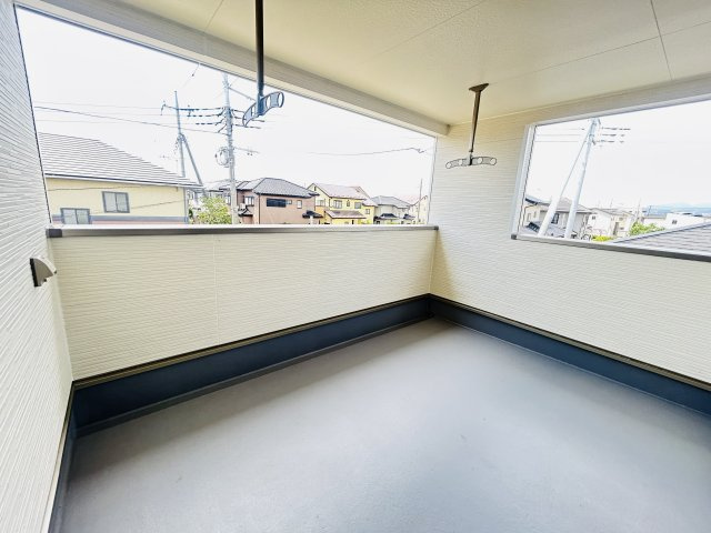 新築　前橋市青柳町第28　クレイドルガーデン　4号棟のバルコニー|現地写真　日当たりの良いバルコニーはお洗濯物もよく乾きそうです◎
　