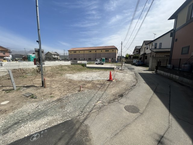 新築　前橋市青柳町第28　クレイドルガーデン　4号棟の前面道路含む現地写真|現地写真　南側接道幅員約4ｍ