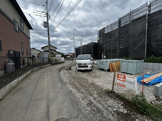 新築　前橋市青柳町第28　クレイドルガーデン　4号棟の前面道路含む現地写真|現地写真　南側接道幅員約4ｍ
