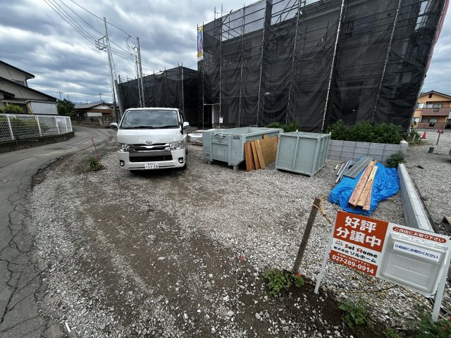 新築　前橋市青柳町第28　クレイドルガーデン　4号棟の駐車場|現地写真　駐車スペースは並列2台分可能です！
