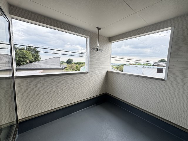 クレイドルガーデン前橋市青柳町第28　8号棟のバルコニー|インナーバルコニーは急な雨でも洗濯物が濡れません。