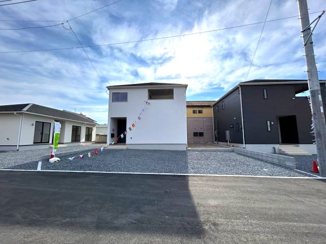 クレイドルガーデン前橋市青柳町第28　8号棟の駐車場|並列駐車で出し入れもしやすいですよ♪