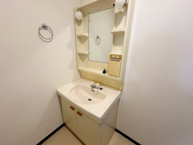 西京極前田町の独立洗面台|水回り用の便利グッズを活用して、使い勝手をカスタマイズ！（R8.4撮影）