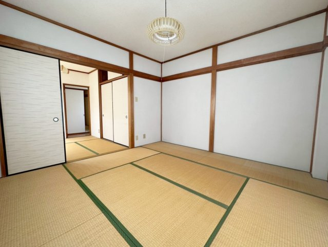 西京極前田町の和室|寒い冬はコタツを置いて家族で温まれる憩いの場に嬉しい和室。（R8.4撮影）