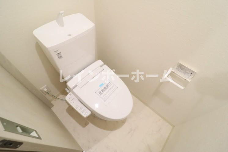 プルミエール六町のトイレ|※同施工会社参考写真となります。