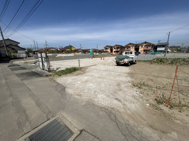 新築　前橋市青柳町第28　クレイドルガーデン　7号棟の前面道路含む現地写真|南側接道幅員約4ｍ