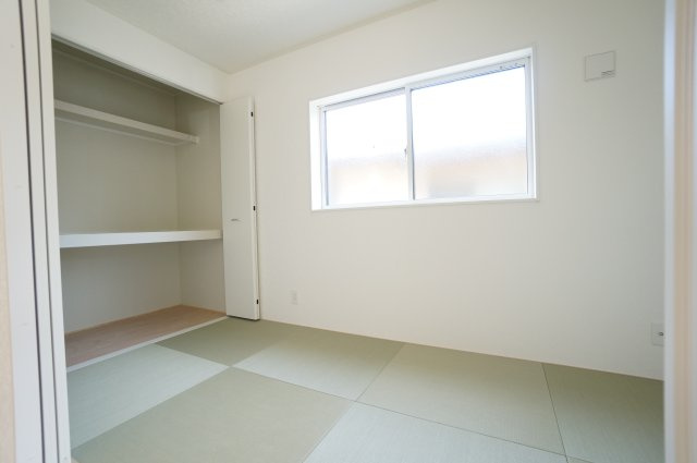 クレイドルガーデン常滑市保示町第２　１号棟の和室|ちょっとした来客用に客間としても大活躍の4帖和室。