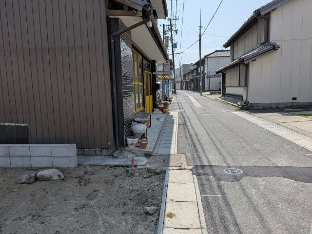 クレイドルガーデン常滑市保示町第２　１号棟の前面道路含む現地写真|●○前面道路○●