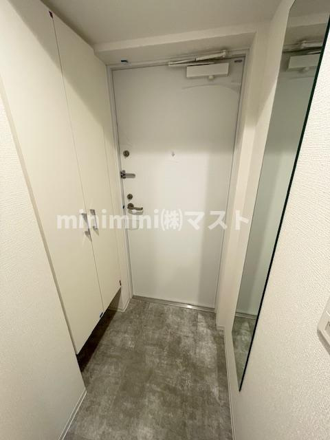 セレニテ東梅田アリエの玄関