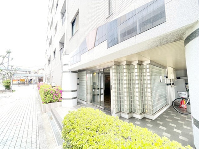【エントランス】 | 藤和シティホームズ吹田駅前 | サイトに掲載されていない箇所の写真、撮影してお届けさせて頂きます！気になる物件で、見たい部分の画像が無い場合は、弊社スタッフまでご連絡下さいませ。お客様の気になる箇所を、カメラにて撮影して参ります！