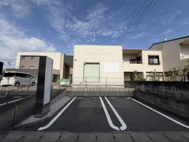 住吉2丁目貸店舗事務所の駐車場