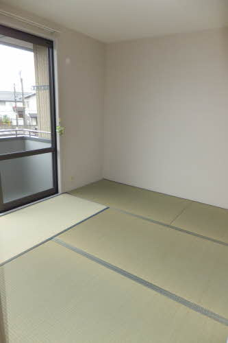 シャーメゾン黒川 B棟の和室