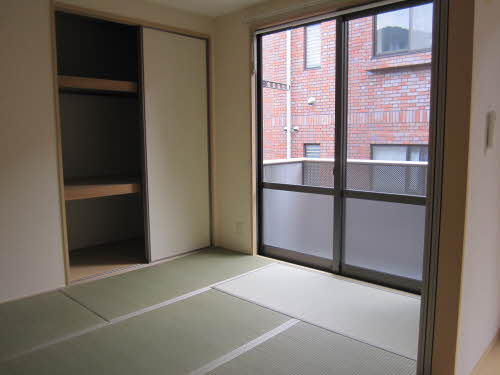 シャーメゾン己斐 B棟の和室