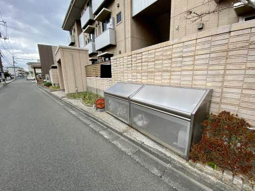 フレヴェールの駐車場
