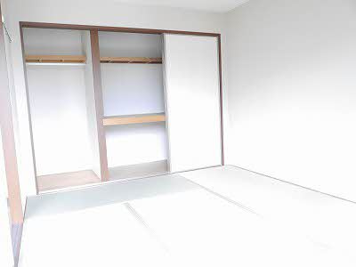 シャルマン高須 B棟の和室