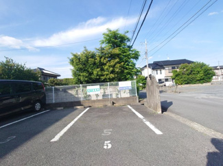 【駐車場】