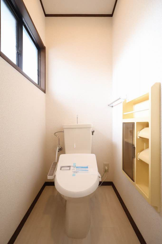 阿品台5丁目戸建のトイレ