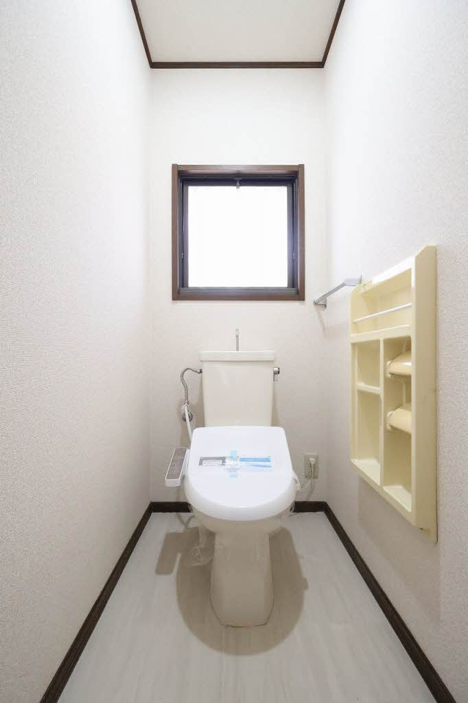 阿品台5丁目戸建のトイレ