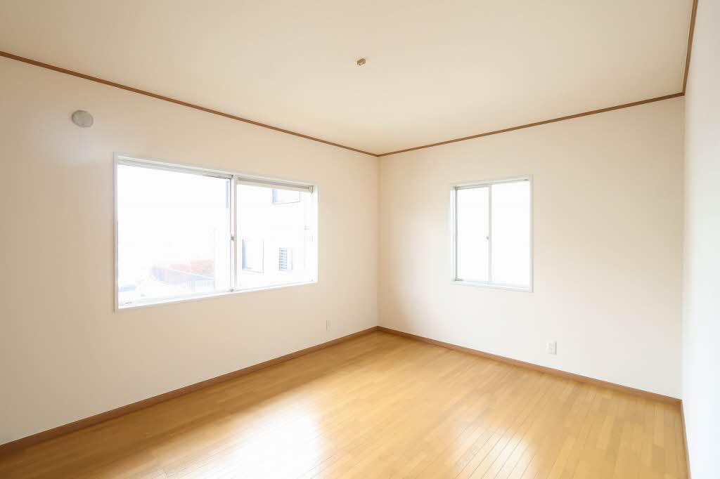 観音台4丁目戸建ての居間・リビング