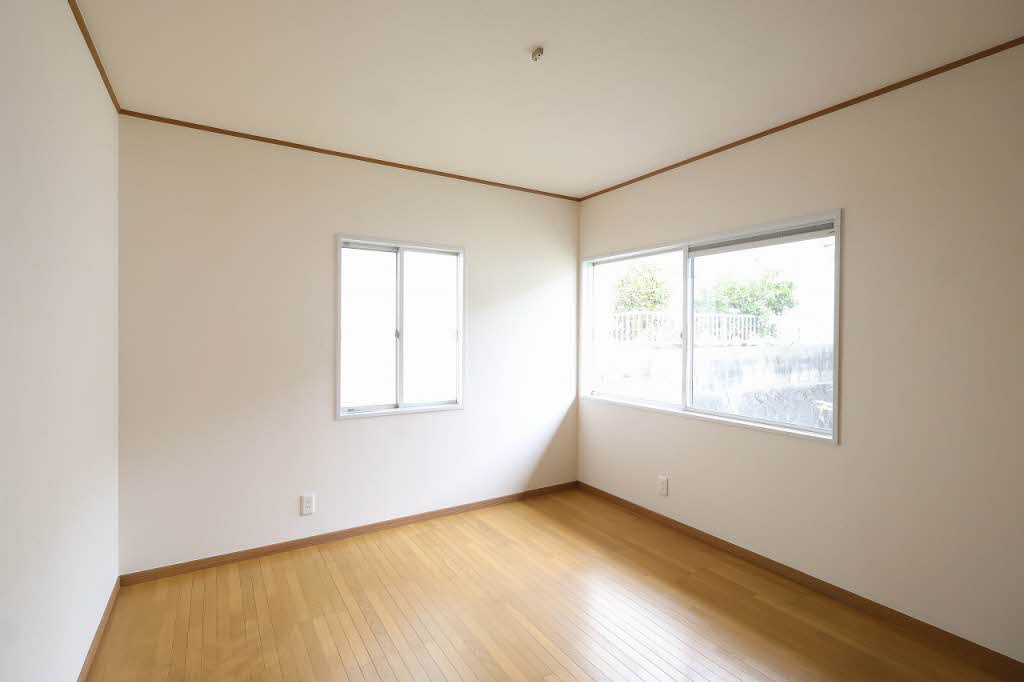 観音台4丁目戸建ての居間・リビング