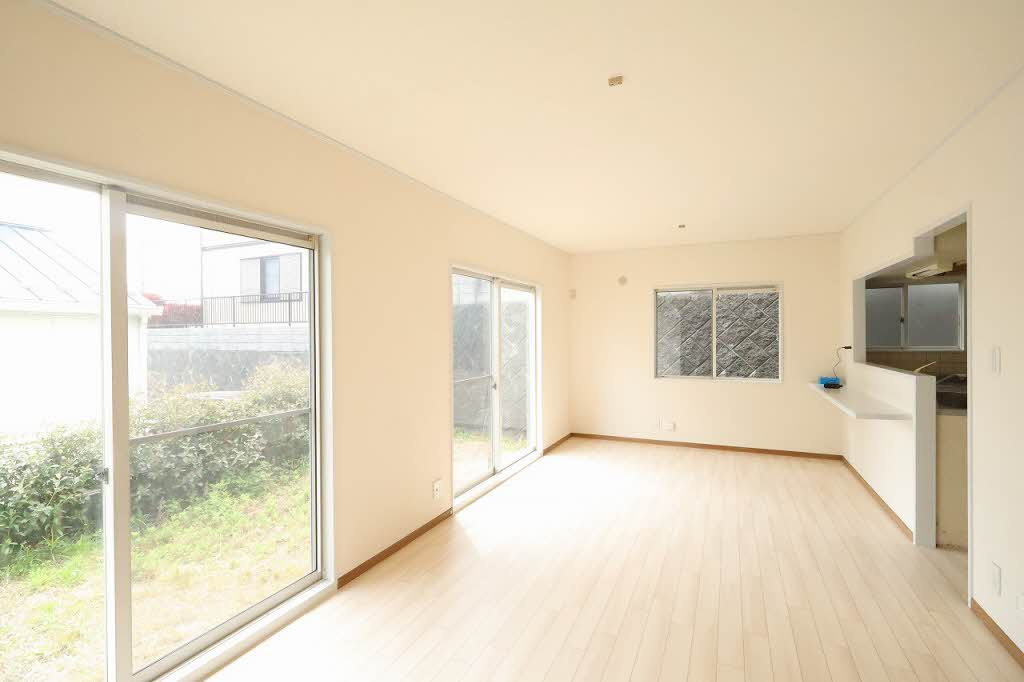 観音台4丁目戸建ての居間・リビング