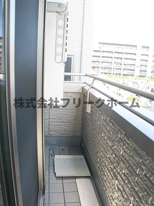三鷹市牟礼５丁目の賃貸マンションのバルコニー