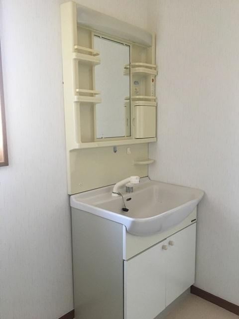 柏戸建の洗面所|忙しい朝には欠かせない洗面所です