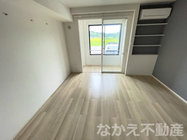【寝室】 | 落ち着いた色調の寝室です