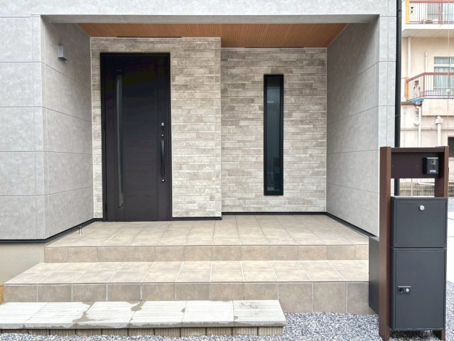 ダイマルタウン　岐阜市茜部菱野第3　全4区画分譲の玄関|玄関ドアの鍵はディンプルキーと内側はサムターンキーになっており防犯性の高い仕様になっています。