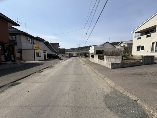 【前面道路含む現地写真】の画像