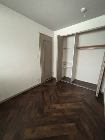 PHOENIX COURT 交野Ⅱの洋室