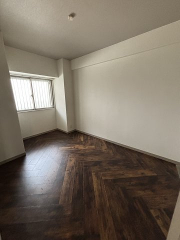 PHOENIX COURT 交野Ⅱの洋室
