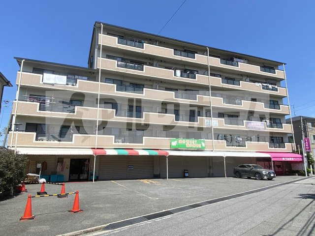 マンション国分ウエストの外観