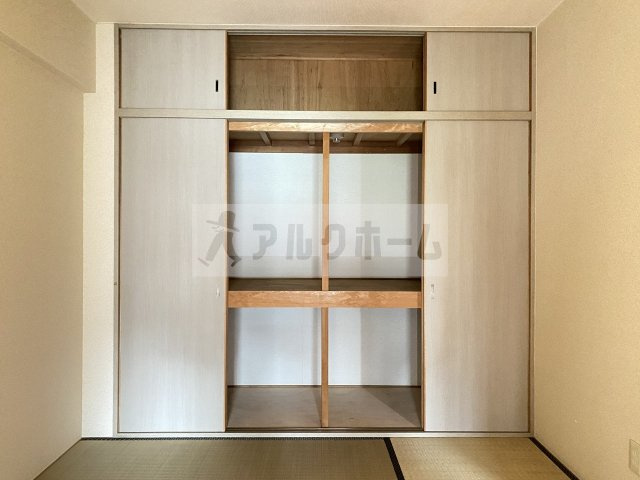 マンション国分ウエストの収納|マンション国分ウエスト　押入れ