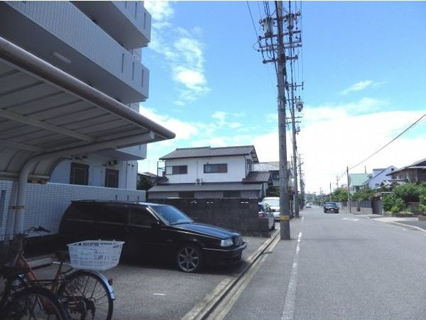 ラトゥール御替地の駐車場