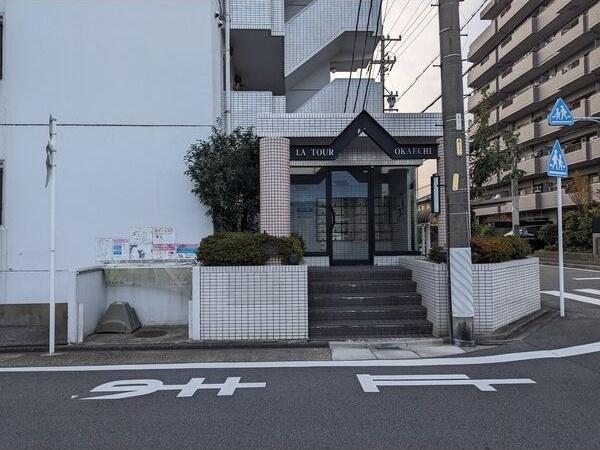 ラトゥール御替地のエントランス