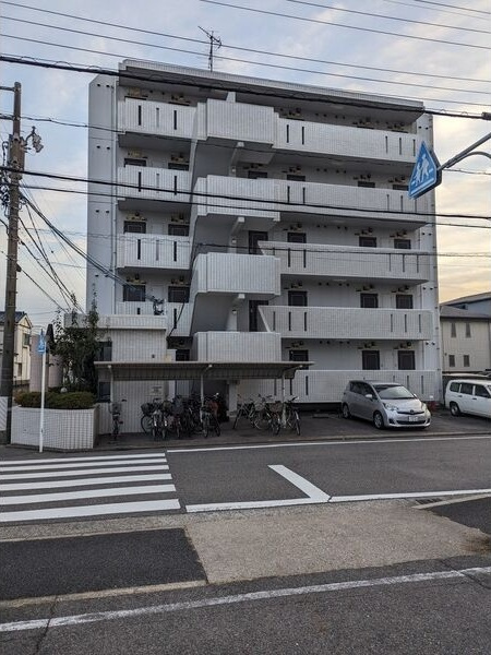 ラトゥール御替地の外観