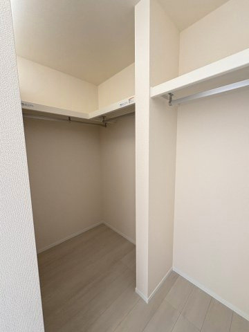 【収納】 | 福岡市南区屋形原3丁目　1号棟（全2棟）【仲介手数料無料・0円】 | 現地写真。ウォークインクローゼットです。