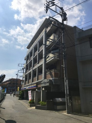 スクエアガーデン生田の外観
