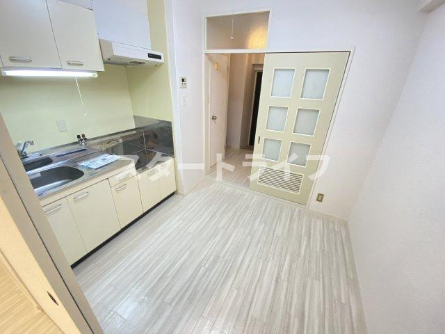 大阪市東淀川区下新庄４丁目の賃貸マンションの居間・リビング