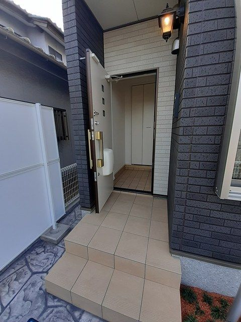 ブルー　ローズ　　刈谷市近郊の賃貸はクラスホーム刈谷店の玄関